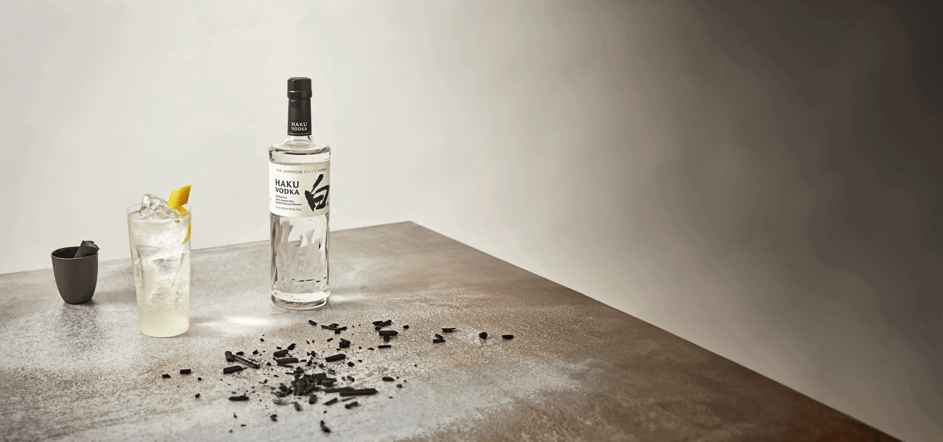 サントリー - サントリー　白　vodka Amazon.co.jp: 【日本の自然と職人魂から生み出された
